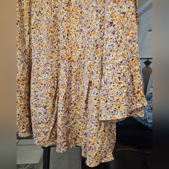 Cotton Bleu bell sleeve top - Picture 4 of 8